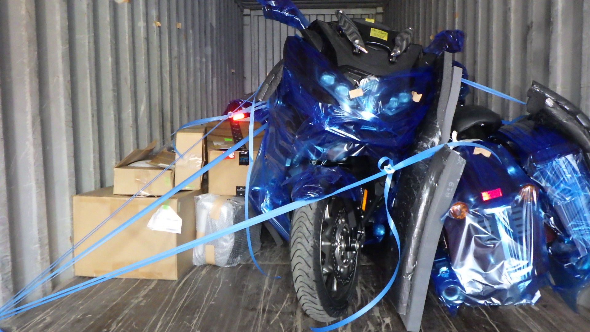 Shipping Example: 40FT Container with 13 Motorcycles