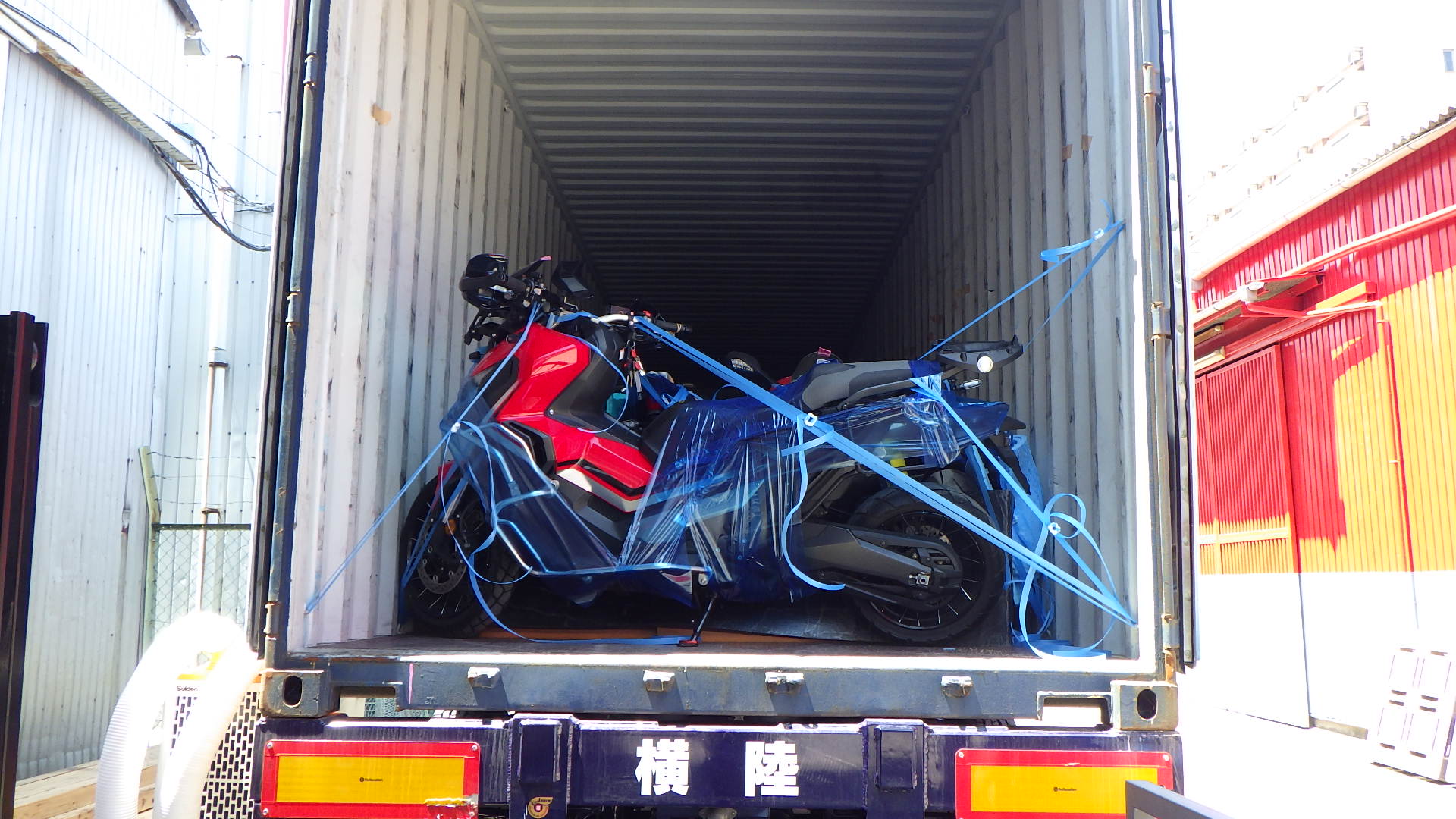 Shipping Example: 40FT Container with 17 Honda’s, Yamaha’s, BMW’s and more.